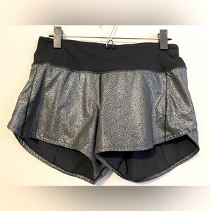 Lululemon Foil style Shorts. Super soft. Size 6